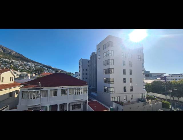 0.5 BEDROOM APARTMENT RENTED IN SEA POINT